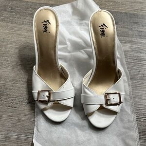 FIONI White Buckle Mules